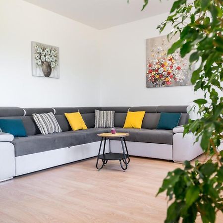 Vacation Home Zdravka Kaštela Eksteriør billede