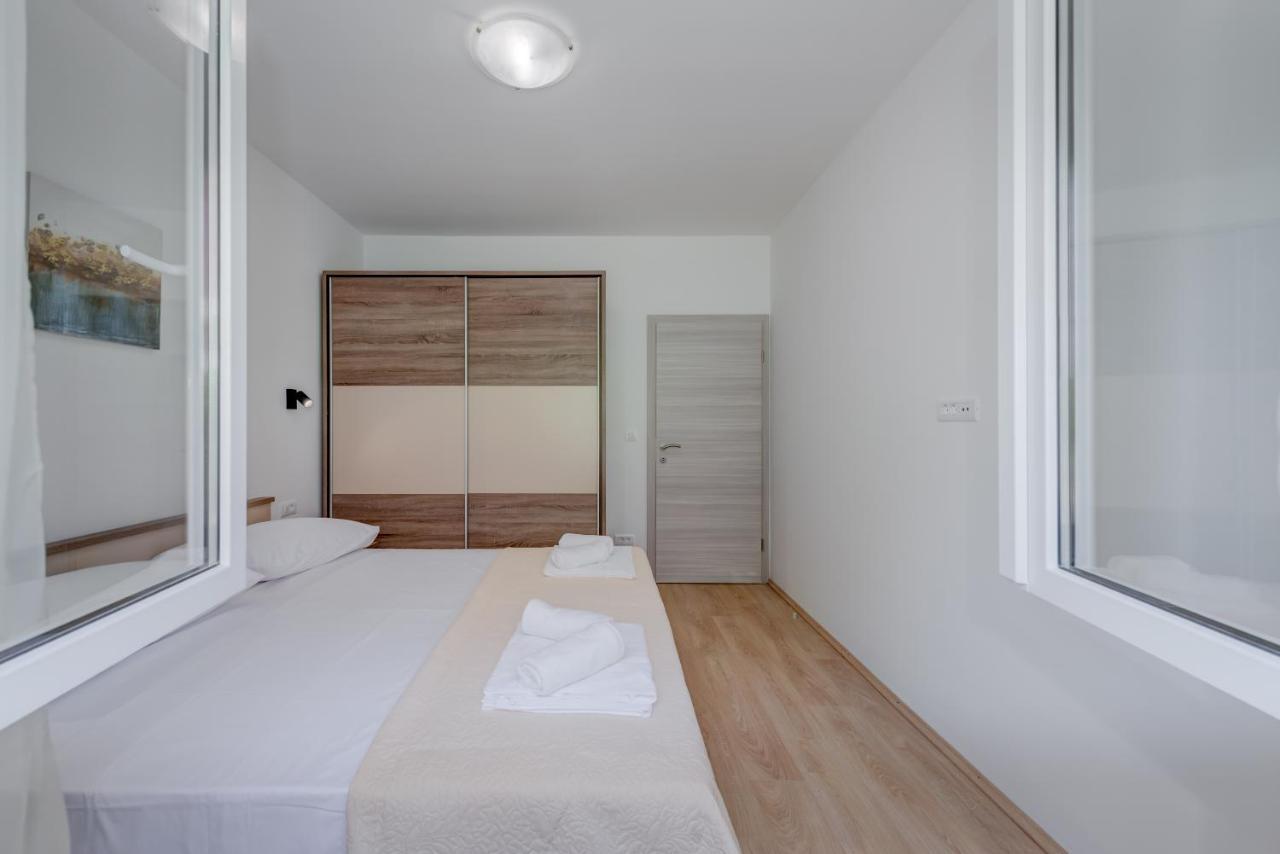 Vacation Home Zdravka Kaštela Eksteriør billede