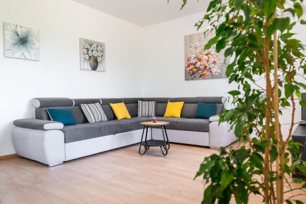 Vacation Home Zdravka Kaštela Eksteriør billede