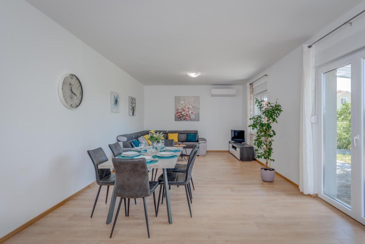 Vacation Home Zdravka Kaštela Eksteriør billede