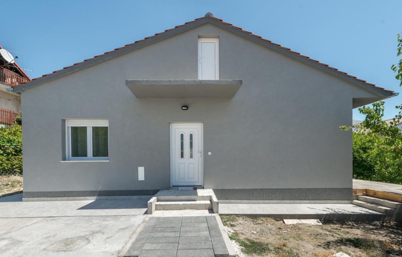 Vacation Home Zdravka Kaštela Eksteriør billede