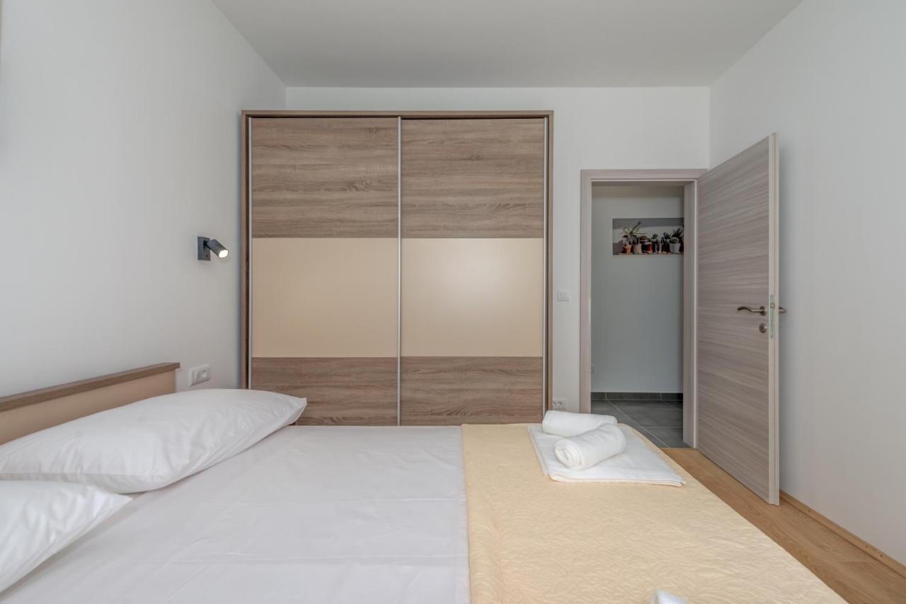 Vacation Home Zdravka Kaštela Eksteriør billede